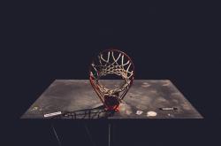 开云在线直播-唯一的路，当范弗利特用实力撕碎体系球员标签，鹈鹕的争冠野心在广厦尸骸上觉醒