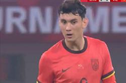 开云体育入口-足球比赛中出现不可思议一幕