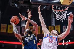 开云官方app入口-新疆男篮遭遇惊险失利，江苏队逆转获胜的简单介绍