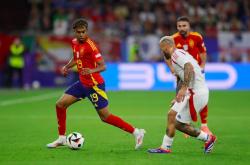 开云官方app入口-西班牙队大胜匈牙利队，晋级欧锦赛