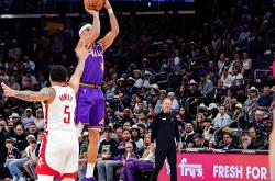 开云体育app-关于篮球场上掀起风暴，球员们无所畏惧的信息