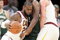 开云平台-骑士绝杀76人，周琦关键制胜