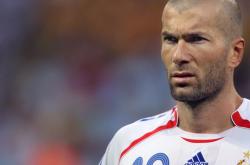 开云APP-鹈鹕对阵雷霆，保罗连续得分拉开差距，掌控比赛的艺术