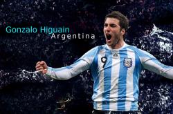 开云体育官网-赛道上的诗人，米切尔在F1新赛季揭幕战之夜的存在感艺术