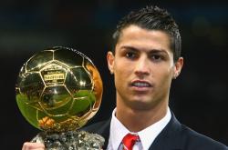 开云体育入口-从尼斯到秘鲁，奥亚尔萨瓦尔如何用攻防转换的钥匙，强行终结一场足球哲学之争