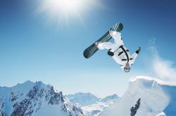 开云体育中国-国家德比之夜，乔治一球成名，用实力击碎所有质疑