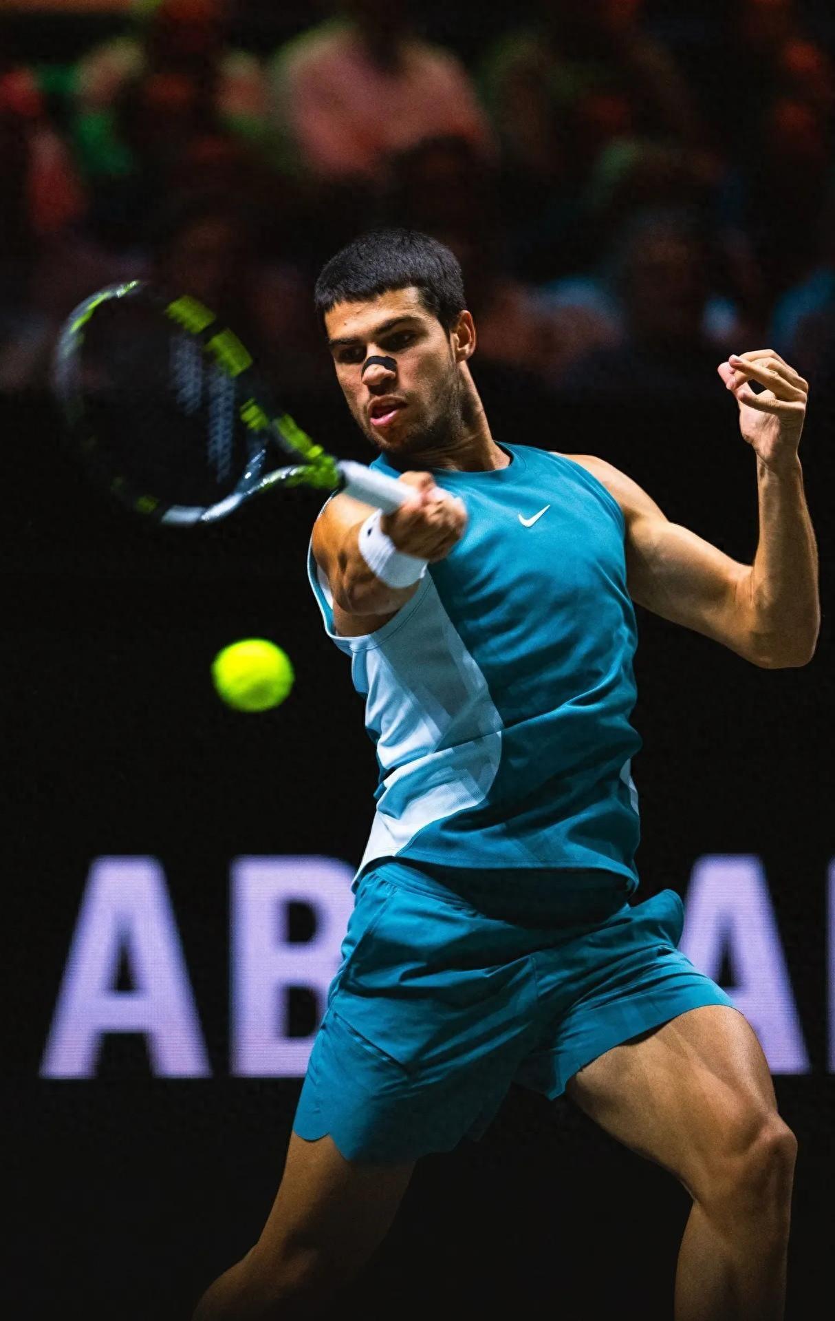 西班牙网球队碾压英国网球队，纳达尔制霸全场的简单介绍