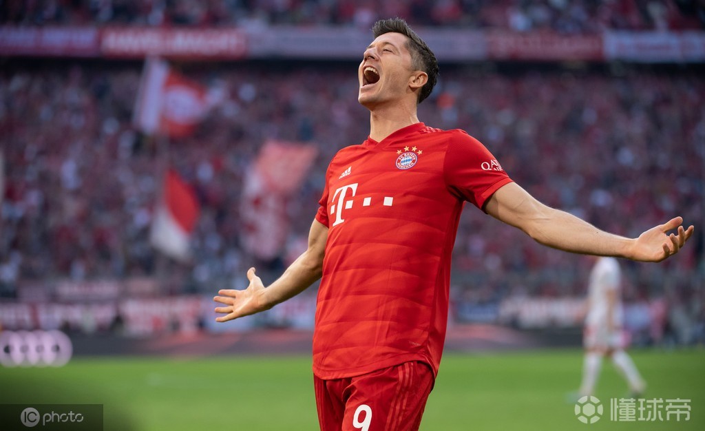 法国羽毛球队鏖战马来西亚羽毛球队，辛杜打破历史纪录