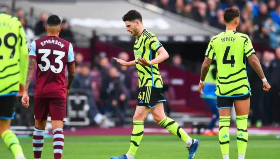 智利横扫阿森纳，乔瓦尼·雷纳三分雨点燃全场的简单介绍