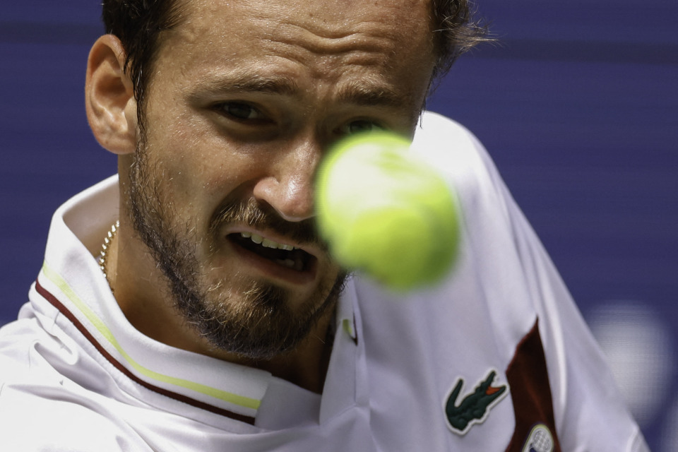 西班牙网球队血洗世界网球队，穆雷三分雨点燃全场的简单介绍