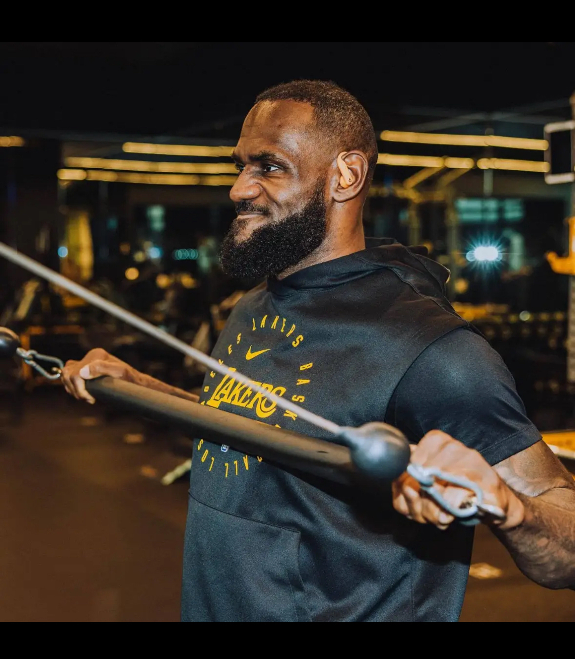 马刺绝地反击爵士，詹姆斯一己之力扛起全队的简单介绍