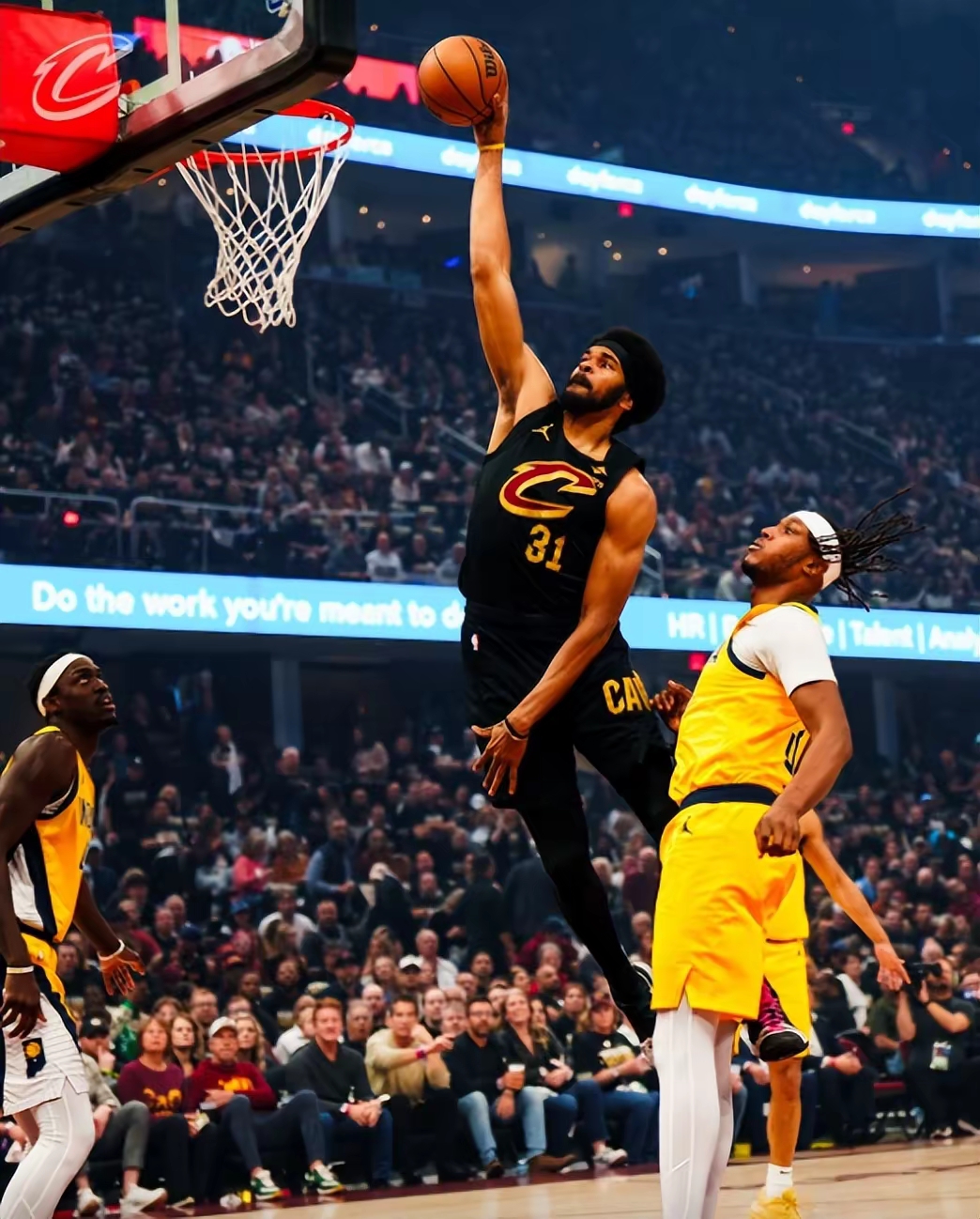 包含爵士险胜魔术，欧文点燃赛场的词条