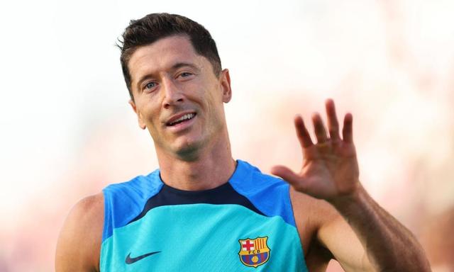 关于莱万多夫斯基获封年度最佳,守门员助攻高人气的信息 关于莱万多夫斯基获封年度最佳,守门员助攻高人气的信息