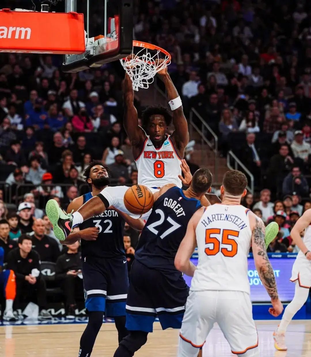 关于篮球场上掀起风暴，球员们无所畏惧的信息