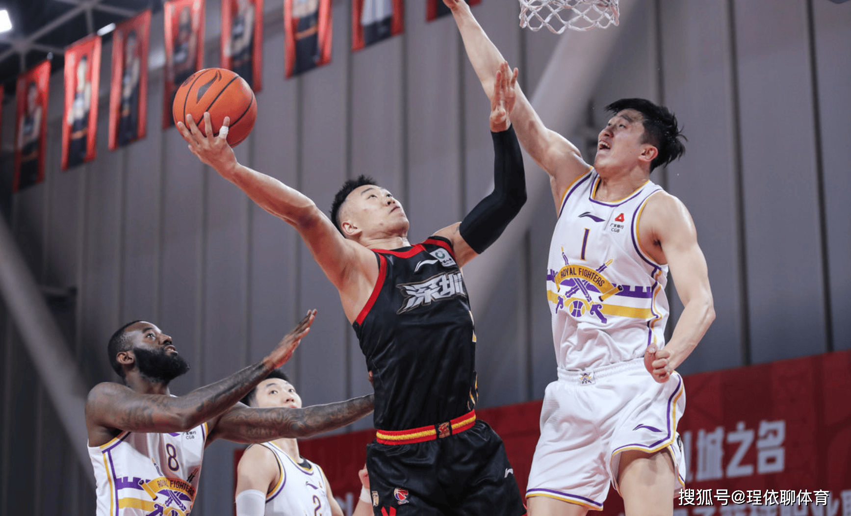 CBA比赛：北控战胜山西