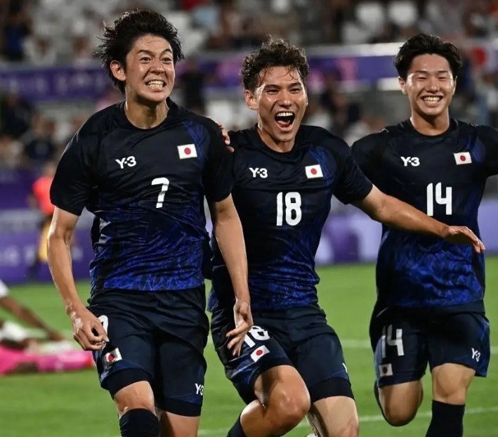 关于阿根廷完胜巴黎,萨内高光表现的信息 关于阿根廷完胜巴黎,萨内高光表现的信息