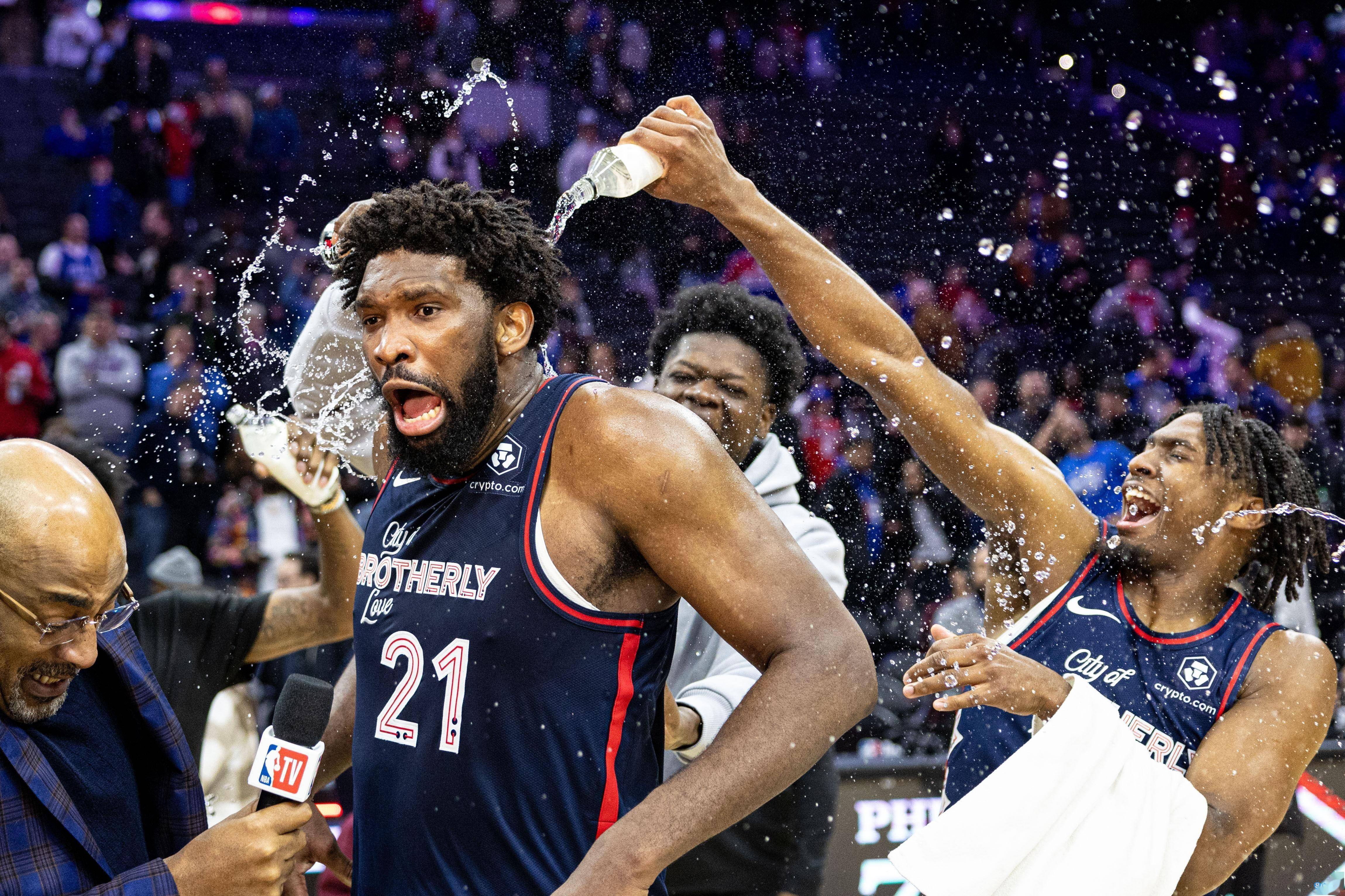 火箭血洗步行者，恩比德惊艳世界