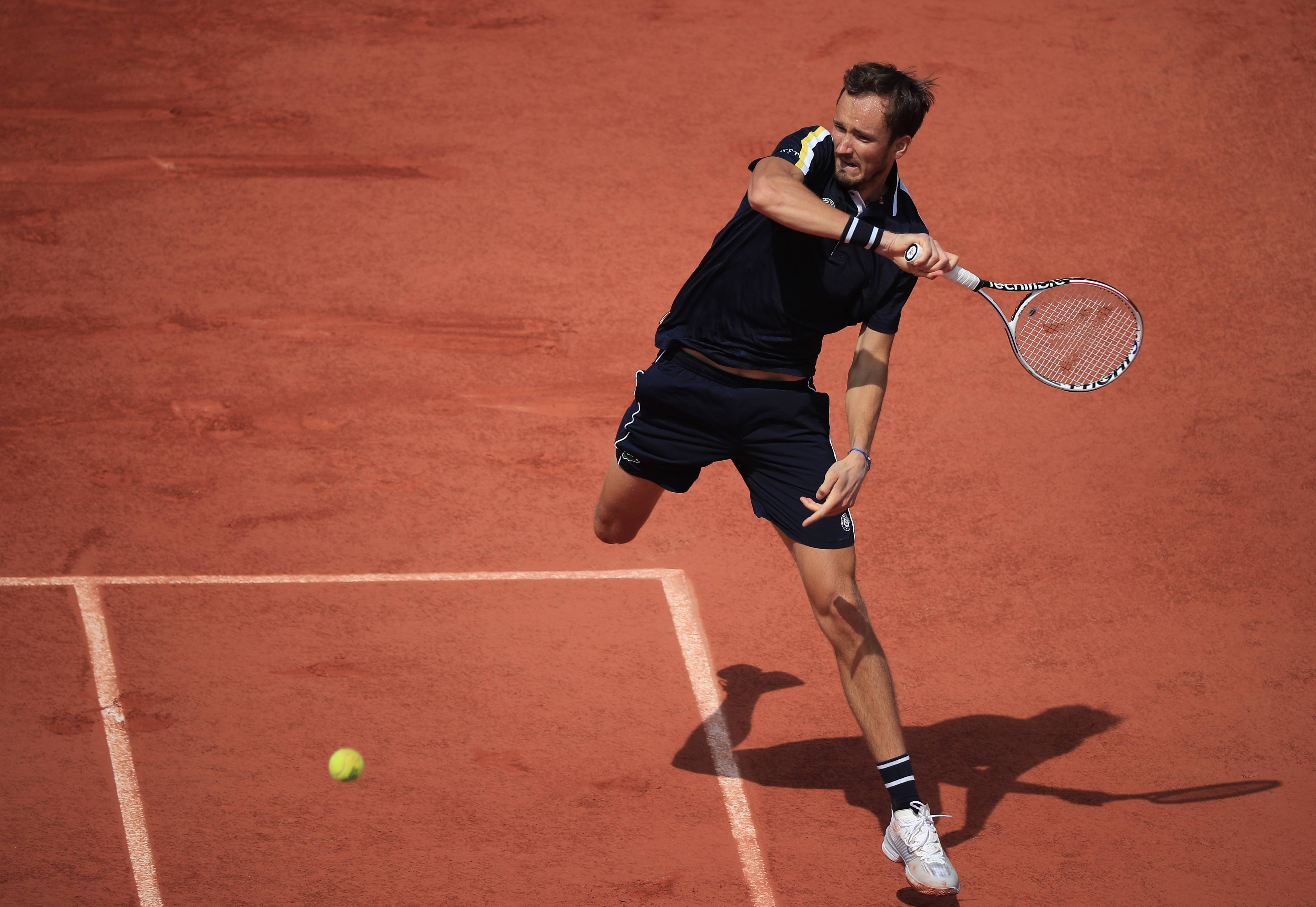 美国网球队绝杀英国网球队，梅德韦杰夫绝境逆转的简单介绍