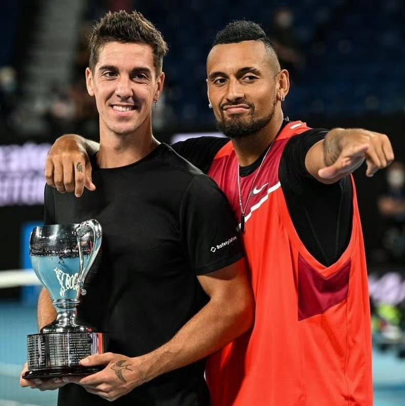 关于英国网球队轻取法国网球队，克耶高斯关键制胜的信息