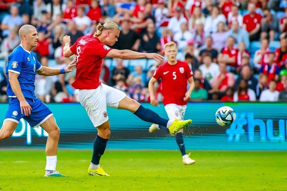 乌克兰队凭实力取胜：欧预赛胜利之战的简单介绍