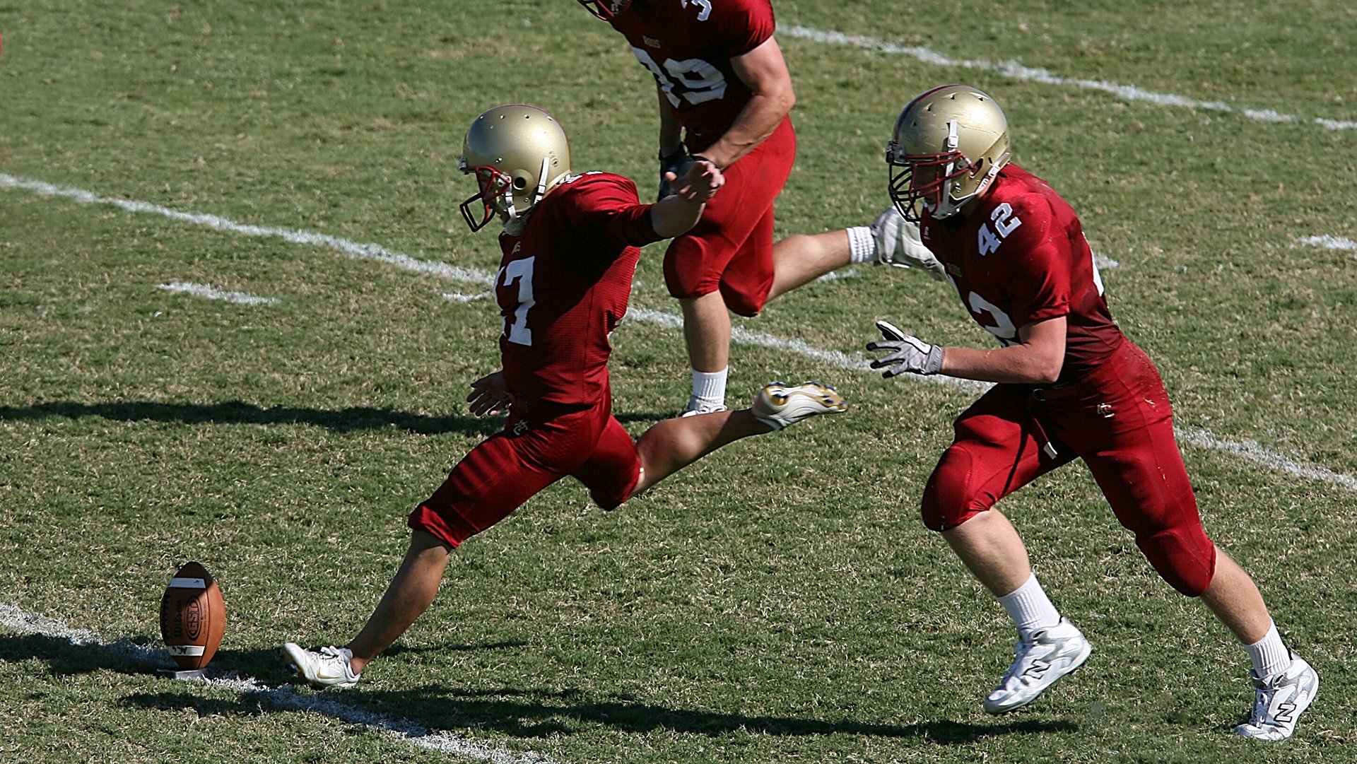 库尔图瓦，从铁闸到发起点，巴萨绝杀夜背后的攻防转换艺术