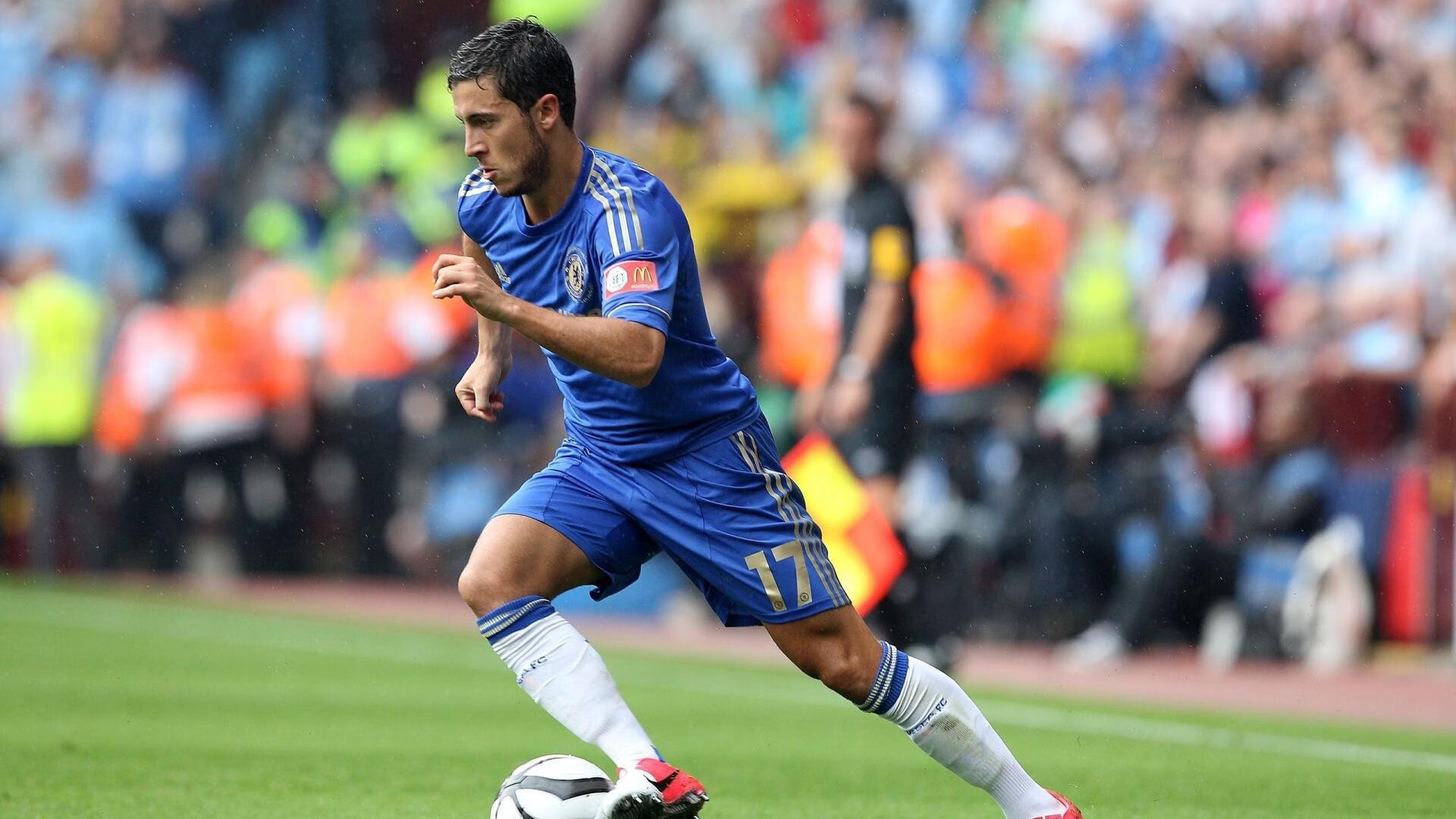 福登制胜之夜,当F1方向盘握在绿茵场